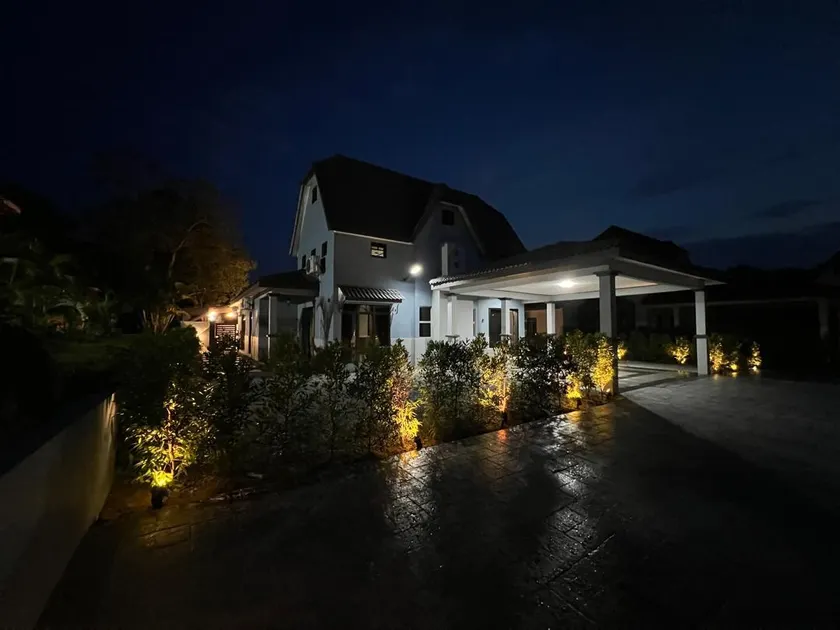 EIFFEL VILLA HOMESTAY - Image 1