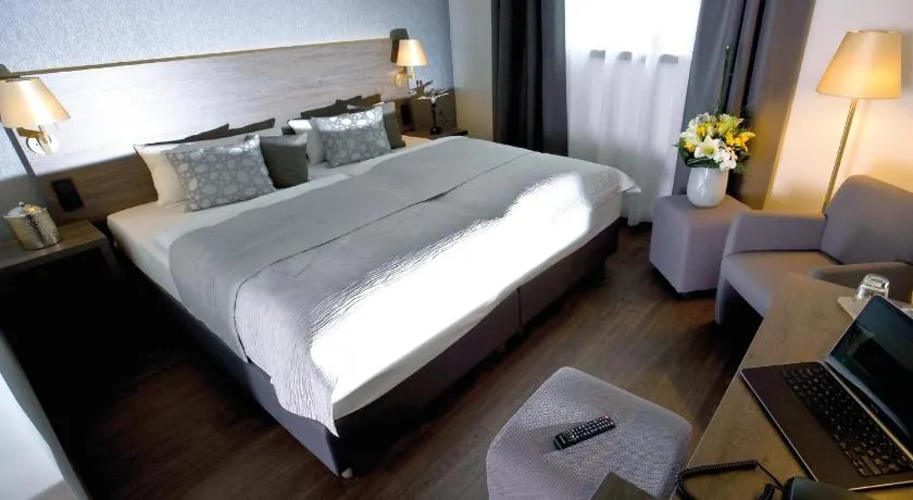 Hotel Eislinger Tor - Image 1