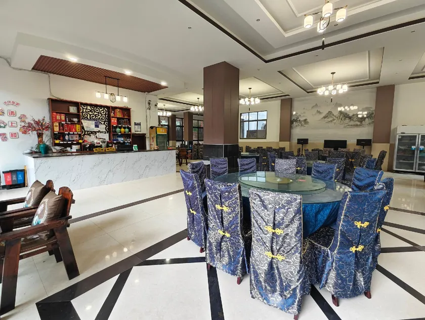 Xiushan Hotel - Image 1