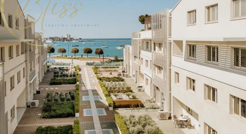 Supreme Studio Apartment Bijoux - Image 1