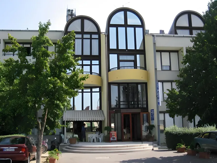 Hotel Napsugar - Image 1