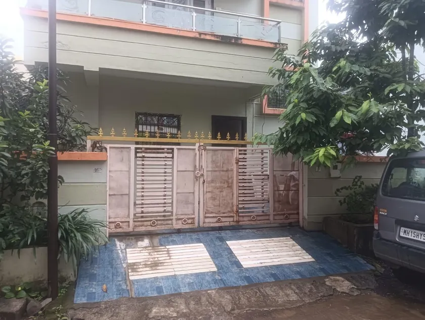 Hotel Kulswamini Inn - Image 1