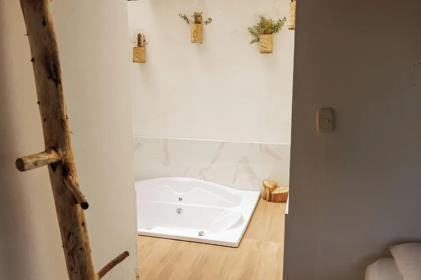 MONTANA ECO HOTEL - Image 1