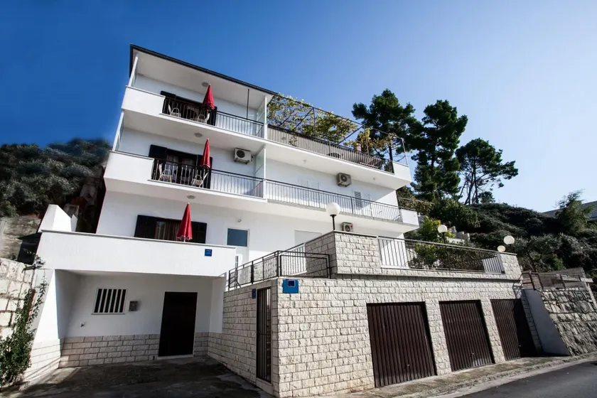 Studio apartment VERICA SA2 Krilo Jesenice, Riviera Omis - Image 1