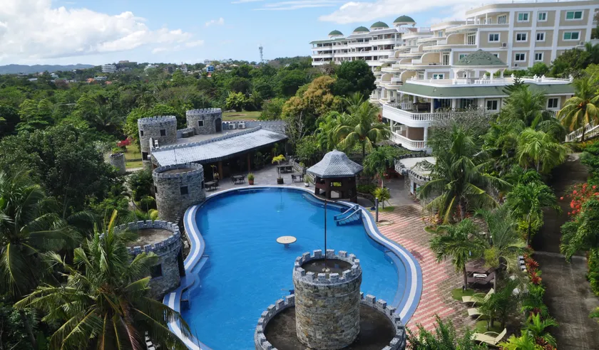 Lingganay Boracay Hotel Resort - Image 1