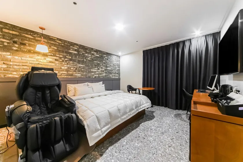 Gimhae Jangyu Hotel Ryu - Image 1