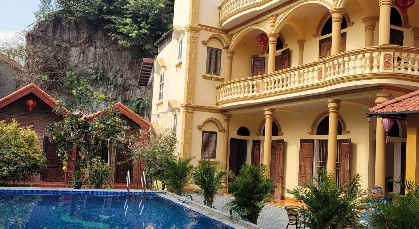 Tam Coc Mountain Lake Homestay - Image 1