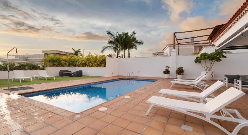 Villa \"Aurora Playa La Arena\" avec vue sur la mer, piscine chauffée privée et Wi-Fi - Image 1