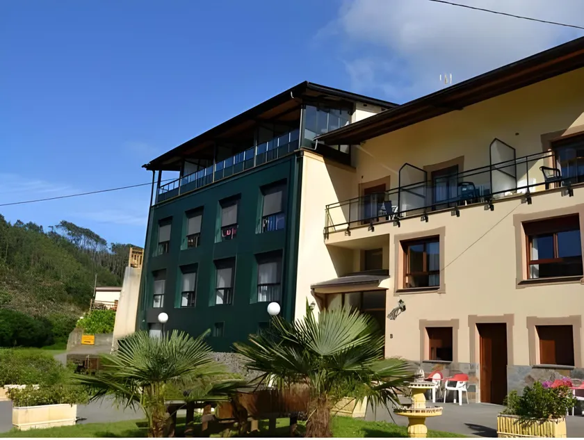 Hotel Restaurante Canero - Image 1