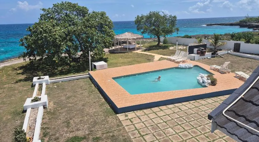 Maranatha villa - Image 1