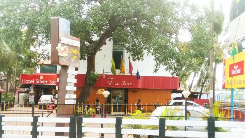 Hotel Silver Sand - Image 1