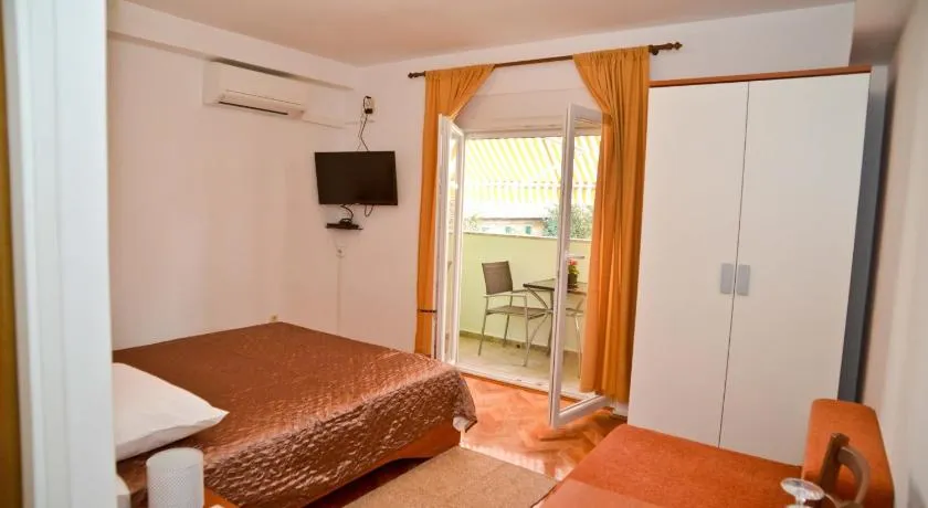 El Mirador Rooms with Balcony - Image 1