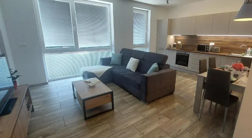 Laura Apartman & private parking - Image 1