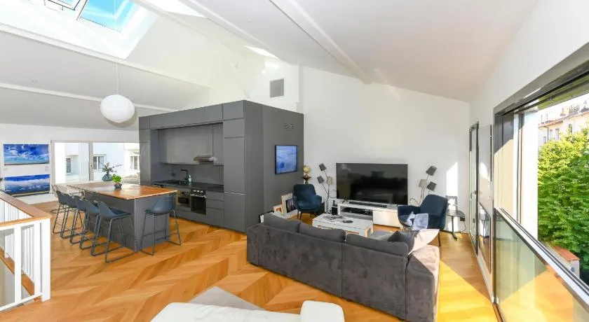 Duplex neuf et très lumineux en plein centre ville - Image 1