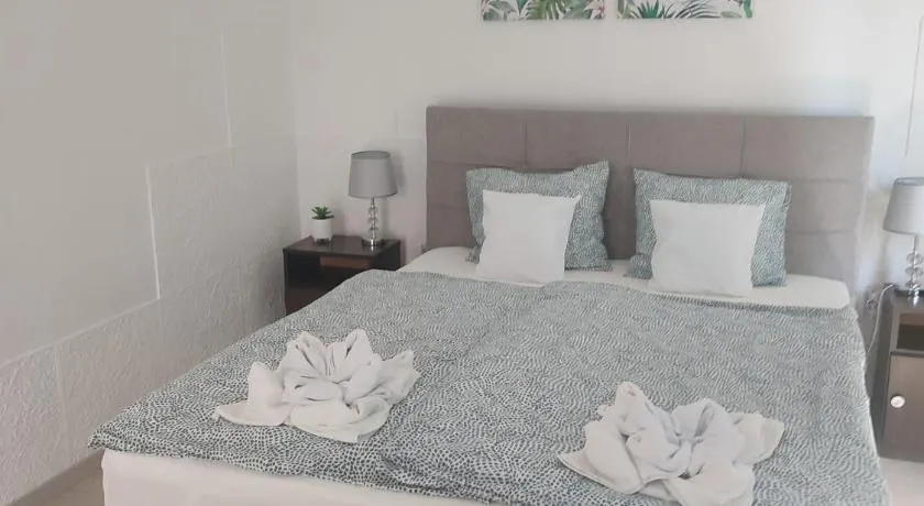 Veronika Rooms - Image 1