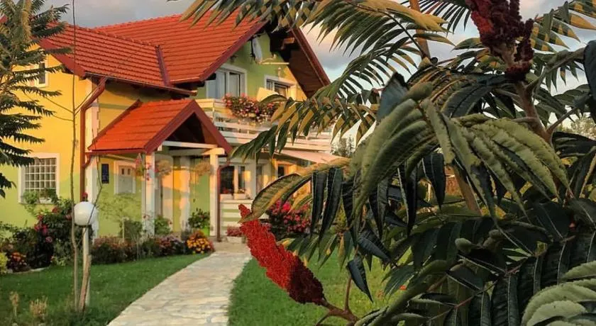 House Antonia - Image 1