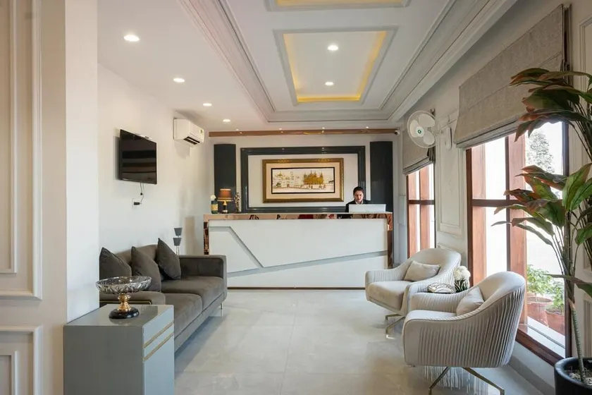 Elegance Regency - Image 1