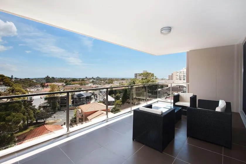 The Junction Palais - Modern and Spacious 2BR Bondi Junction Apartment Close to Everything - Image 1