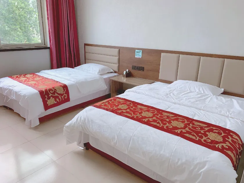 Yueta Hotel - Image 1
