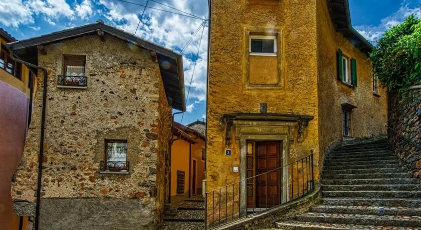 Casa indipendente con vista lago nel cuore di Morcote - Image 1