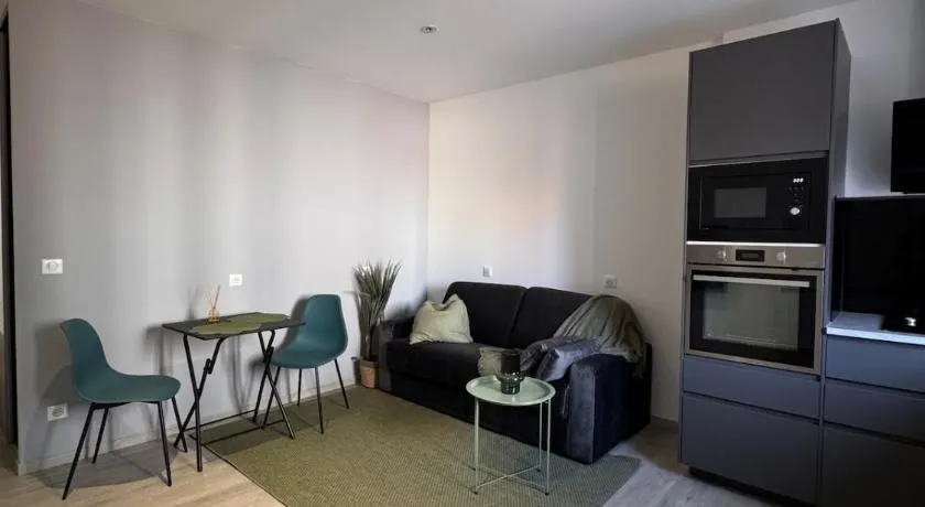 Cozy apartment 15 minutes from Lyon - Image 1