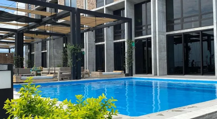 Lux 2 BR apartment, swimming pool, gym and free parking spot in downtown Monterrey - Image 1
