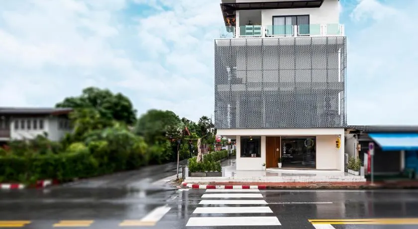Moonlight Cafe and Hotel - Image 1