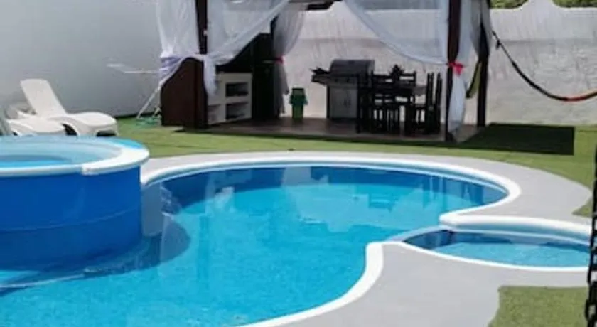 VillaLore piscina exclusiva BBQ AC max 11 personas 5min playas - Image 1