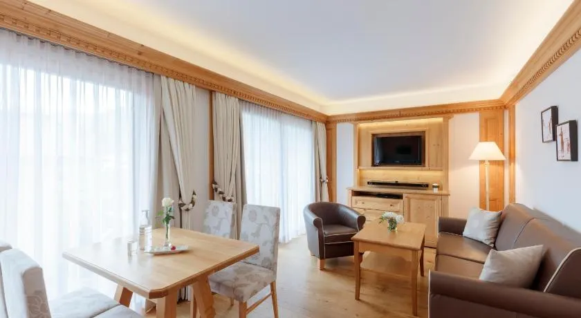 Burg Hotel Lech am Arlberg - Image 1