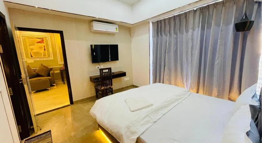 cozy noida studio, super comfy!!! - Image 1