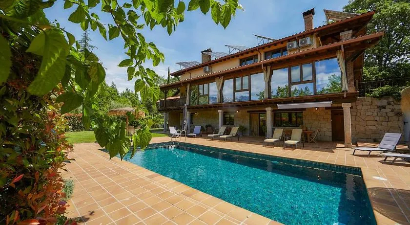 Sabina Hotel - Image 1