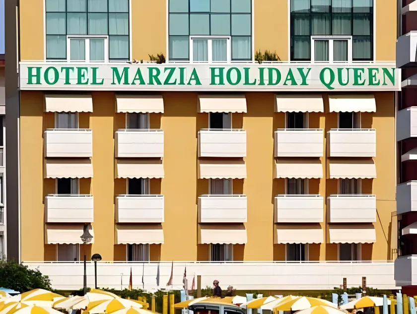 Hotel Marzia Holiday Queen - Image 1