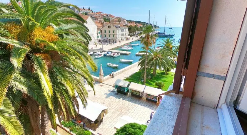 Novak Bonaparte - Hvar city center - Image 1