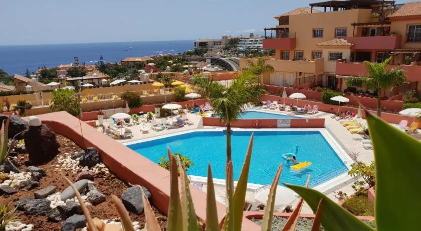 Terrazas del Duque 2, terrace, sea view, only 300 m to beach, heated pool, wifi internet, dishwasher, washing machine - Image 1