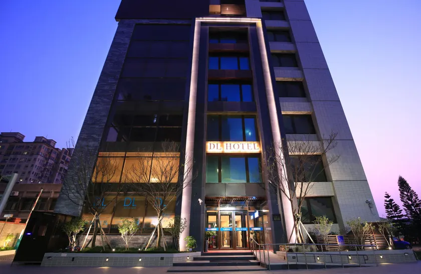 Darlon Hotel - Image 1