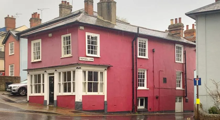 The Red House Maldon - Image 1