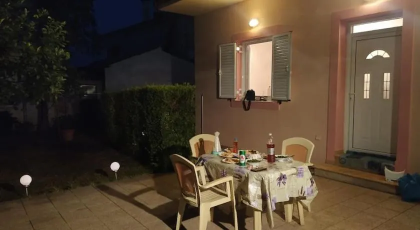 Ήσυχο οικογενειακό σπίτι. - Image 1