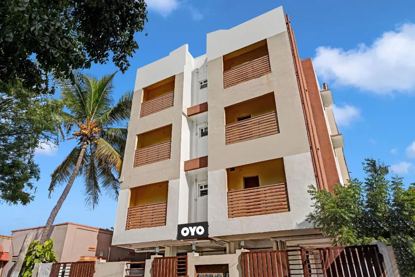 OYO Flagship Royal Plazza Homestay - Image 1
