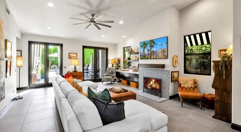 Crown Jewel of El Paseo with Private Pool & Spa - Image 1