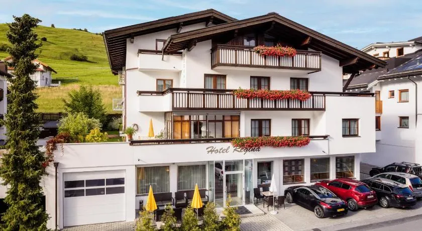 Hotel Regina - Image 1
