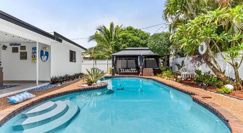 Tropical South Florida Home - Image 1