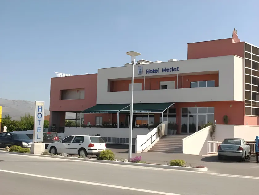 Hotel Merlot - Image 1