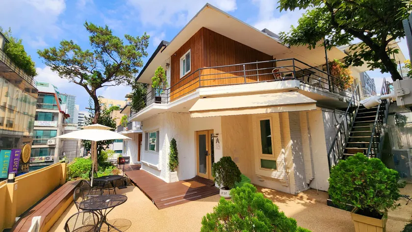 OYO Myeongdong 5 Lodge - Image 1