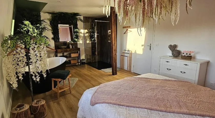 Immersion Forêt Enchantée, 70m2 Atypique & Design aux portes de Lille - Image 1