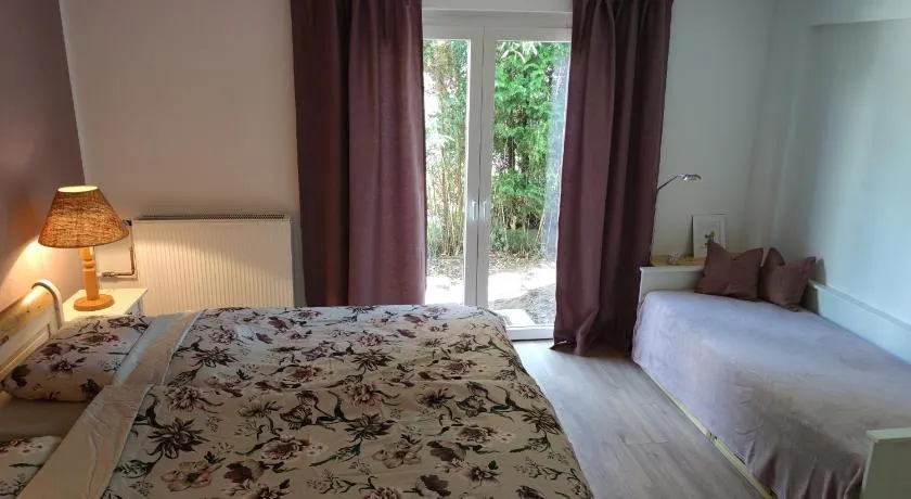 City Nest - Große gemütliche Ferienwohnung mit Terrasse, zentral gelegen, für Paare, Familien und Hunde! - Image 1