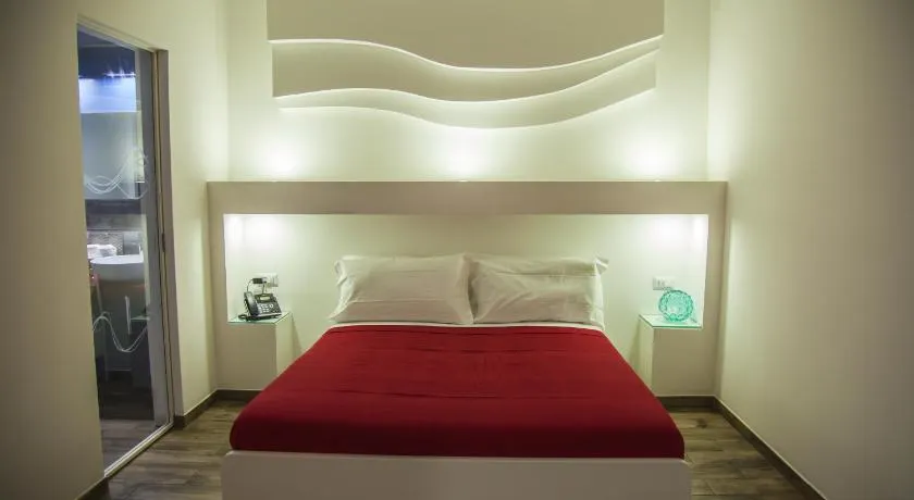 VILLA ADELAIDE SUITE & ROOM - Image 1