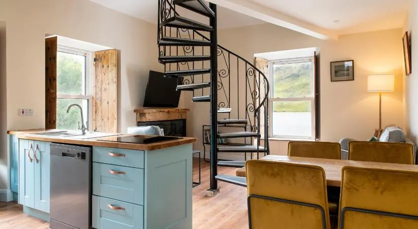 Kylemore House boutique apartments - Connemara Suite - Image 1