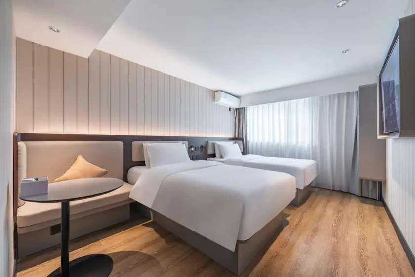 Hanting Hotel Shanghai Jing'an Temple Center - Image 1