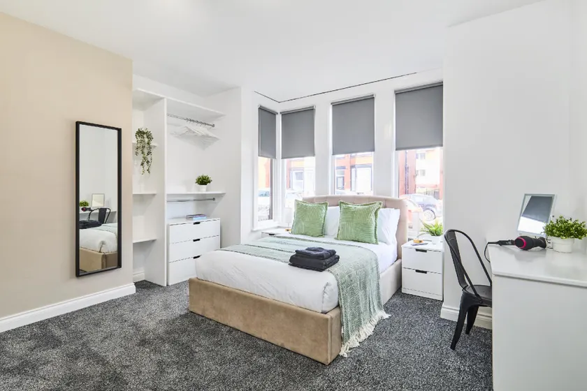 Estcourt Avenue Apartments - Image 1