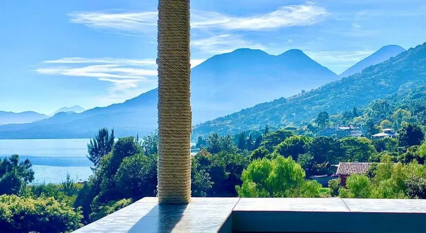 Hotel Ariana - Image 1